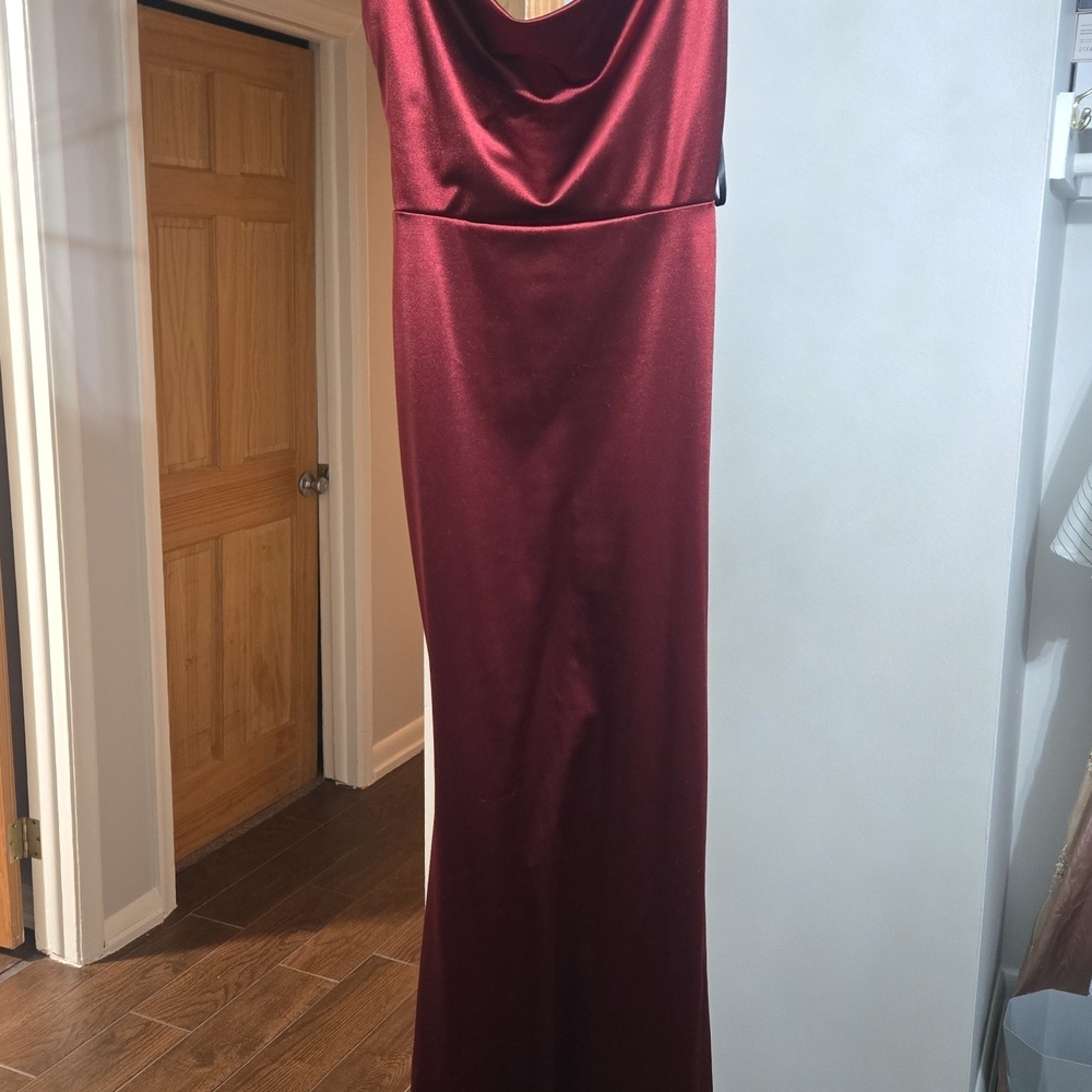 Elegant Burgundy Evening Gown